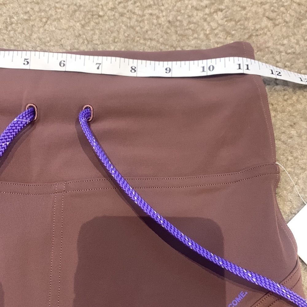 NWT lululemon cargo SHR hiking shorts 8” Dark oxide brown size 4 - Picture 12 of 13
